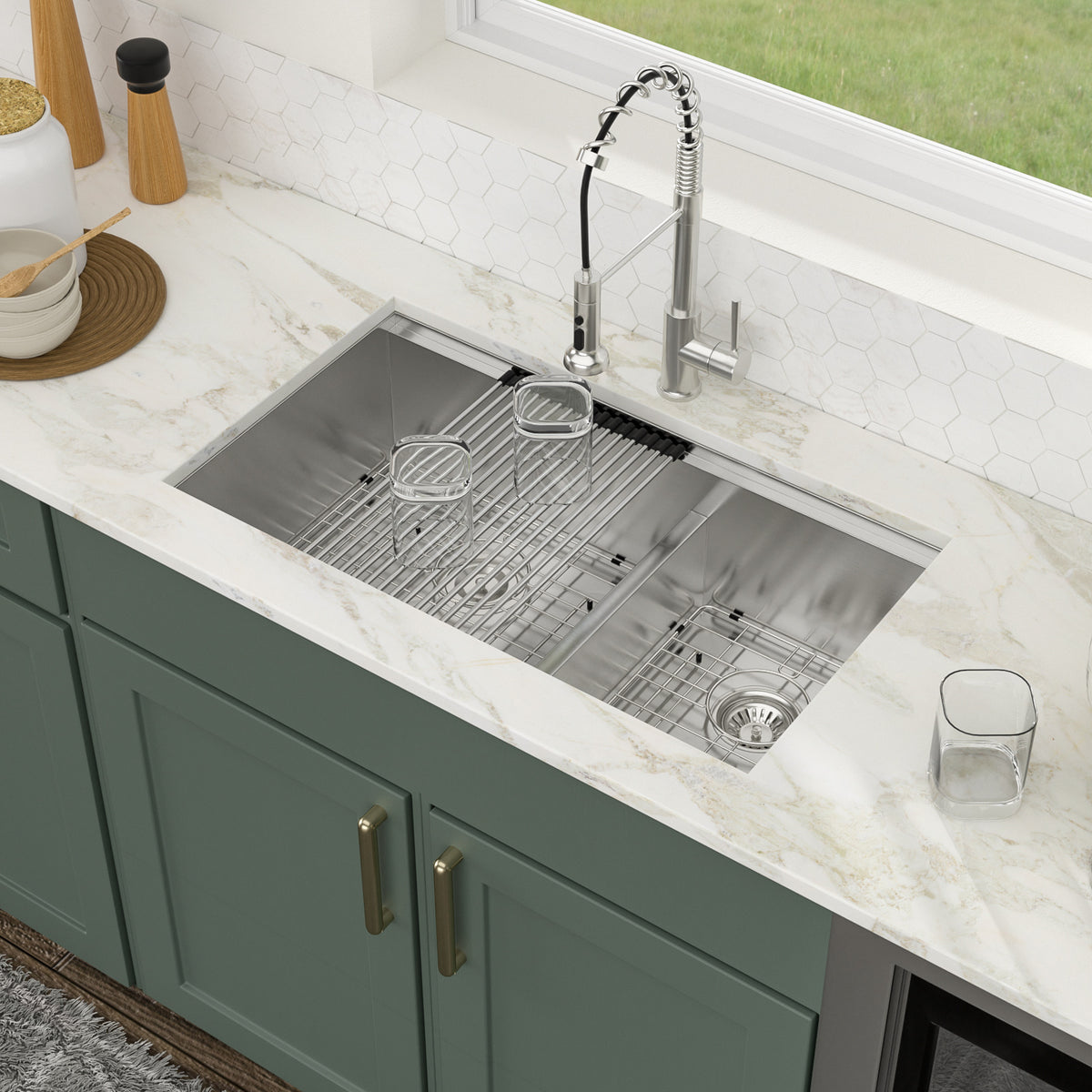 Logmey 33'' x 19'' Undermount 60/40 Double Bowl Workstation Kitchen Sink